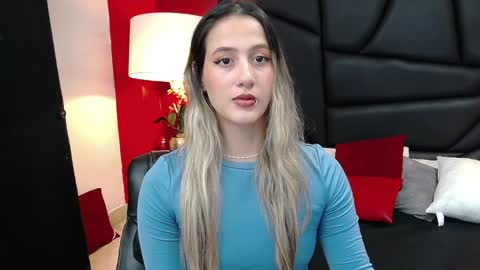 Snapshot of sophia_loreenn chatting on 12.27.24 Sofia online show from 12.27.24