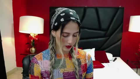 Snapshot of sophia_loreenn chatting on 12.30.24 Sofia online show from 12.30.24