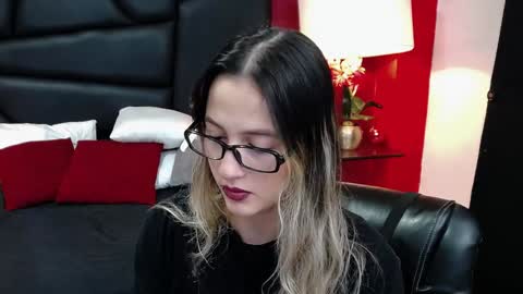 Snapshot of sophia_loreenn chatting on 01.10.25 Sofia online show from 01.10.25