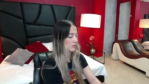 Snapshot of sophia_loreenn chatting on 01.15.25 Sofia online show from 01.15.25