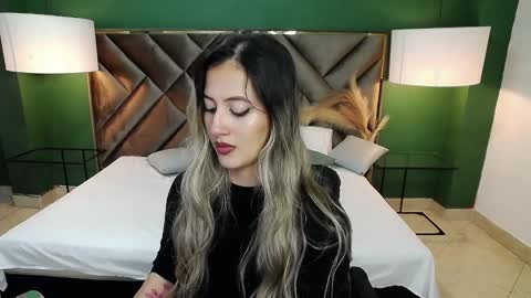 Snapshot of sophia_loreenn chatting on 02.05.25 Sofia online show from 02.05.25