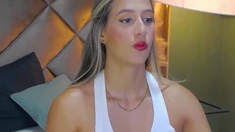 Snapshot of sophia_loreenn chatting on 09.10.25 Sofia online show from 09.10.25