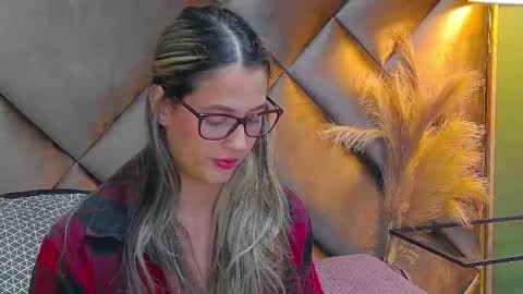 Snapshot of sophia_loreenn chatting on 09.30.25 Sofia online show from 09.30.25