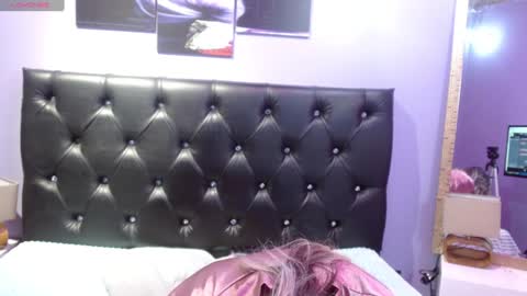 Snapshot of sophia_ny chatting on 12.26.24 SOPHIA online show from 12.26.24