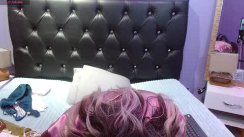 Snapshot of sophia_ny chatting on 12.27.24 SOPHIA online show from 12.27.24