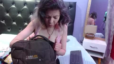 Snapshot of sophia_ny chatting on 01.02.25 SOPHIA online show from 01.02.25