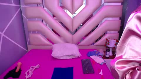 Snapshot of sophia_ny chatting on 02.21.25 SOPHIA online show from 02.21.25