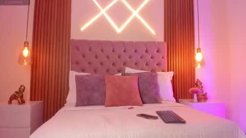 sophia_turneer online show from 09.11.25