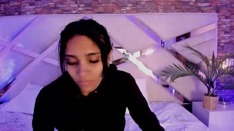 Sophia Paris online show from 12.22.25