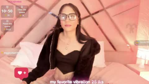 Snapshot of sophiaa_paris chatting on 05.03.26 Sophia Paris online show from 05.03.26