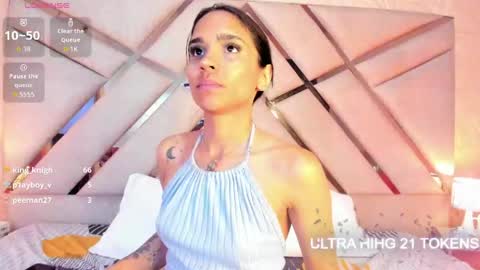 Snapshot of sophiaa_paris chatting on 05.18.26 Sophia Paris online show from 05.18.26