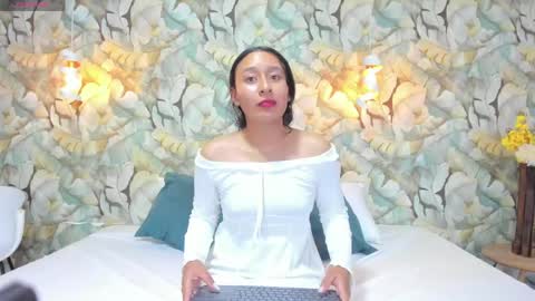  Sophiaa online show from 04.14.26