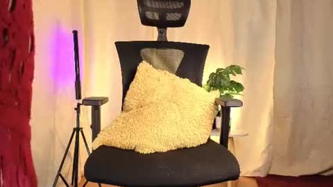 Snapshot of sophiadumont chatting on 07.23.26 Sophia online show from 07.23.26