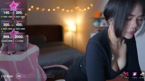 Snapshot of sophialaxx chatting on 02.12.25 Sophia online show from 02.12.25