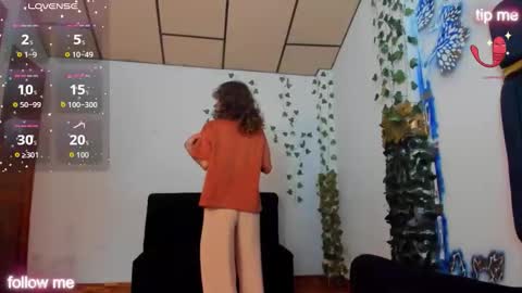 sophiamiller6 online show from 04.23.26