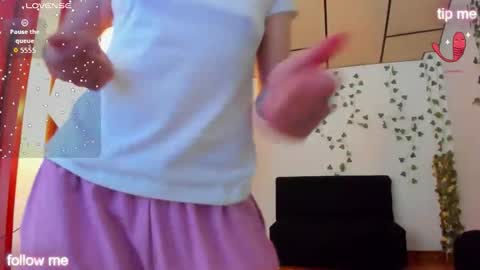 sophiamiller6 online show from 04.24.26