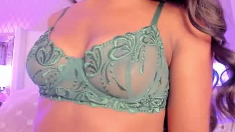 SophiaSmiths online show from 09.28.25