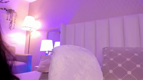 SophiaSmiths online show from 12.13.25