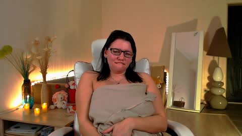 Sophia online show from 12.24.24