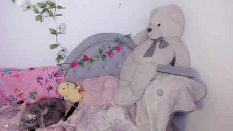 Clara sophia online show from 04.05.26