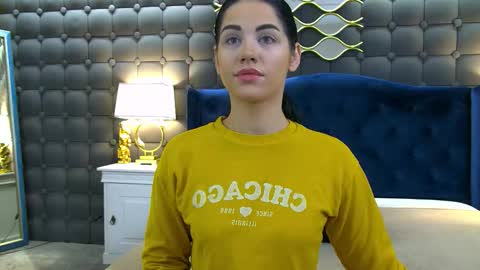 Snapshot of sophie__hill chatting on 11.30.25 sophie__hill online show from 11.30.25