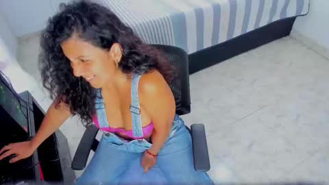 Sophia  online show from 11.02.25