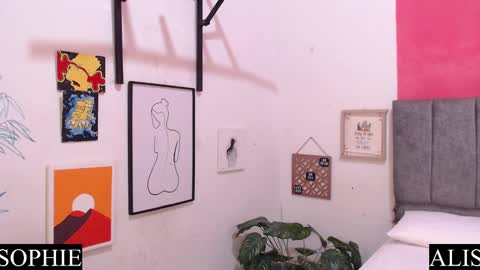 Sophie  Alis online show from 02.12.25