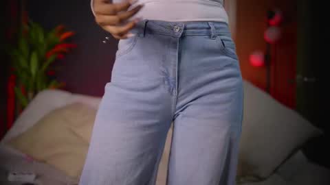 Snapshot of sophie_blake_ne chatting on 03.29.26 Sophie Your Squirt Queen online show from 03.29.26