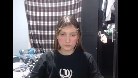 Snapshot of sophie_cutexx chatting on 09.21.25 sophie online show from 09.21.25