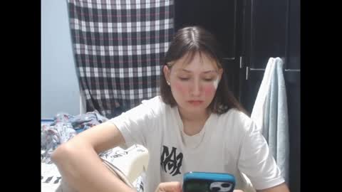 Snapshot of sophie_cutexx chatting on 10.10.25 sophie online show from 10.10.25