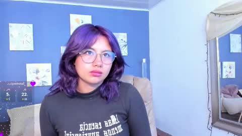 Snapshot of sophie_demoiselle chatting on 11.17.25 online show from 11.17.25