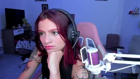 Snapshot of sophie_dolly_ chatting on 05.15.26 sophie doll online show from 05.15.26