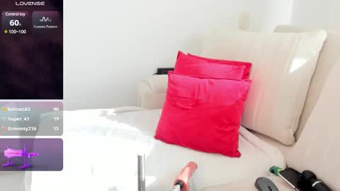 Snapshot of sophie_evanss_ chatting on 03.09.25   online show from 03.09.25