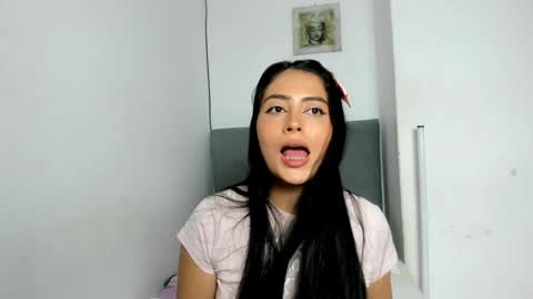 Snapshot of sophie_foxxx chatting on 12.23.24 Sophie online show from 12.23.24