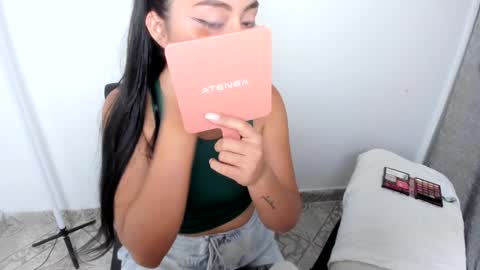 Snapshot of sophie_foxxx chatting on 01.04.25 Sophie online show from 01.04.25