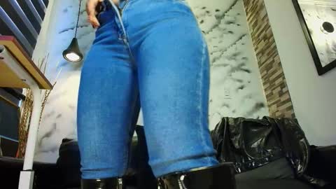 Snapshot of sophie_littles chatting on 10.17.25 Sophie online show from 10.17.25