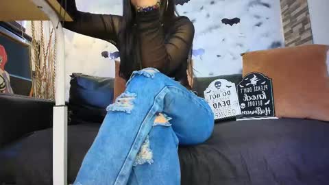 Snapshot of sophie_littles chatting on 10.24.25 Sophie online show from 10.24.25