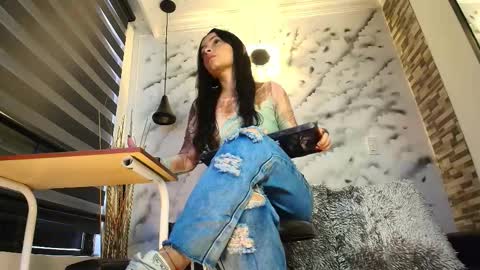 Snapshot of sophie_littles chatting on 11.04.25 Sophie online show from 11.04.25