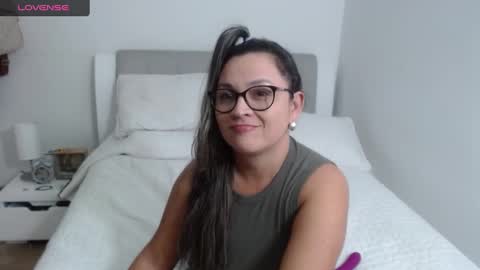 Snapshot of sophie_lopez1 chatting on 01.16.25 Sofa online show from 01.16.25