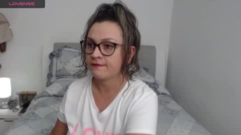 Snapshot of sophie_lopez1 chatting on 01.19.25 Sofa online show from 01.19.25