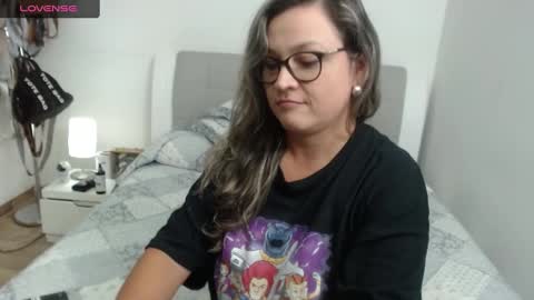 Snapshot of sophie_lopez1 chatting on 02.05.25 Sofa online show from 02.05.25