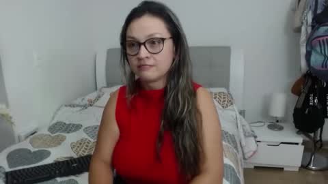 Snapshot of sophie_lopez1 chatting on 11.26.25 Sofa online show from 11.26.25