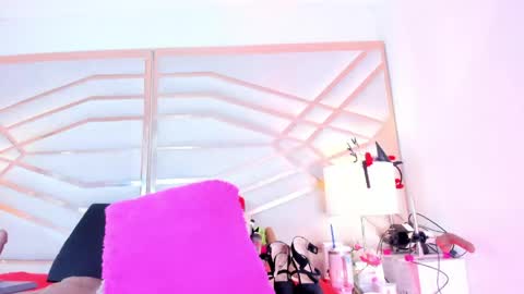 sophie_newton online show from 04.22.26