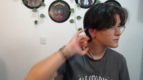 Snapshot of sophie_ross1 chatting on 09.22.25 sophie_ross1 online show from 09.22.25