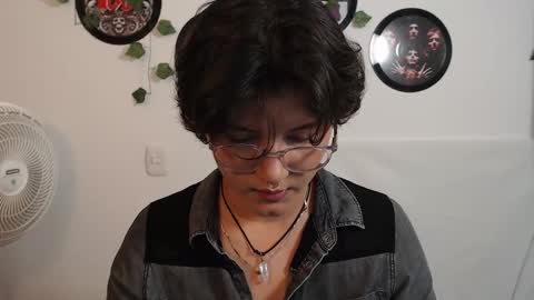 Snapshot of sophie_ross1 chatting on 09.28.25 sophie_ross1 online show from 09.28.25