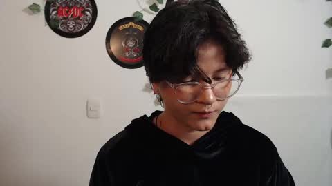 Snapshot of sophie_ross1 chatting on 10.02.25 sophie_ross1 online show from 10.02.25