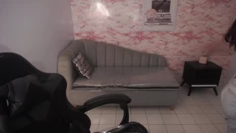 Snapshot of sophie_t_ chatting on 02.19.25 Sofia online show from 02.19.25