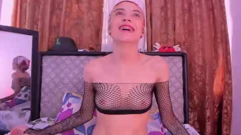 Sophie online show from 06.12.26