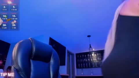 Sophie online show from 12.23.25