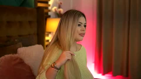 Sophie online show from 11.24.25